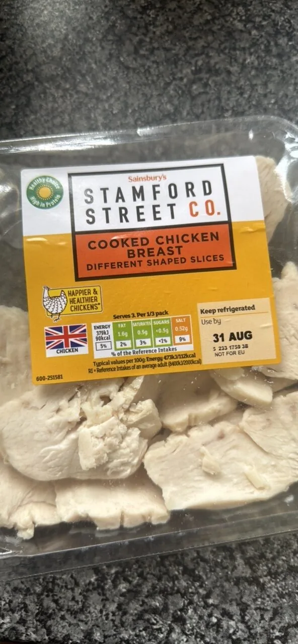 COOKED CHICKEN BREAST DIFFERENT SHAPED SLICES
